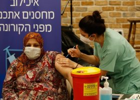 Covid-19 vaccinaties in Israel en de Palestijnse gebieden